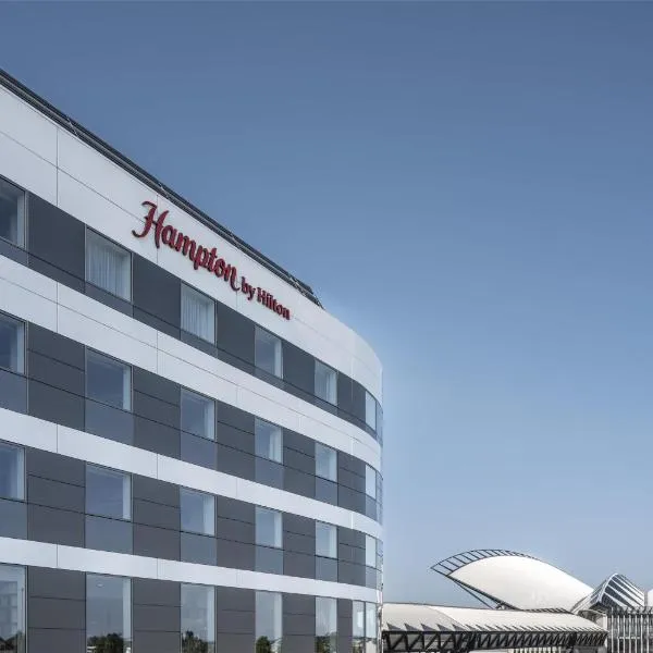 Hampton By Hilton Lyon Airport, khách sạn ở Colombier-Saugnieu