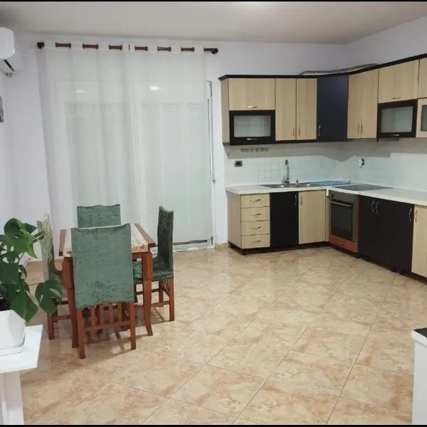 Anbel home, hotel in Fier