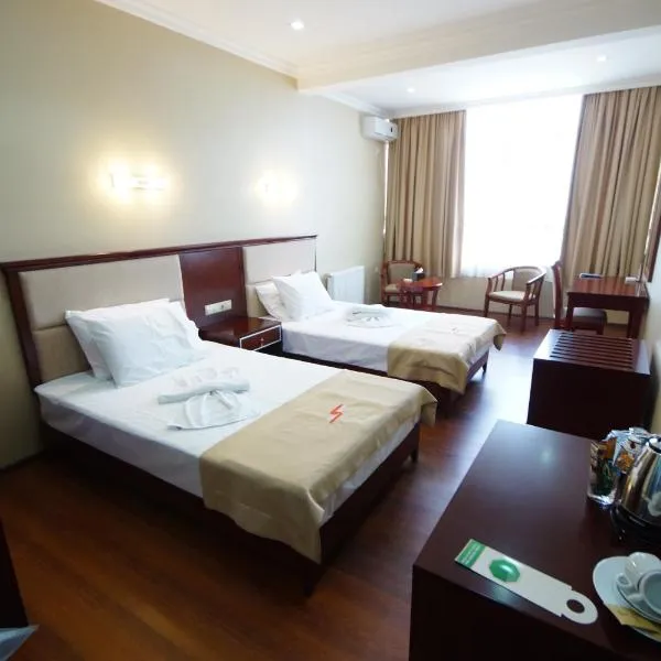 Hotel 725, ξενοδοχείο στο Μπατούμι