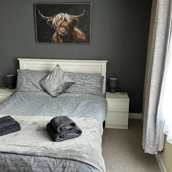 Llanidloes Townhouse-pet-friendly-sleeps 7-Mid Wales, hotel in Llanidloes