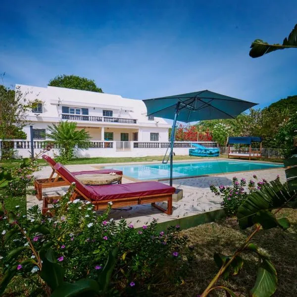 Villa SAIDIA climatisée avec PISCINE, hotel in Diego Suarez