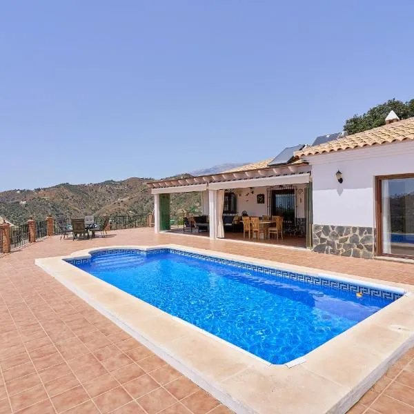 Casa Las Encinas, viešbutis mieste Sayalonga