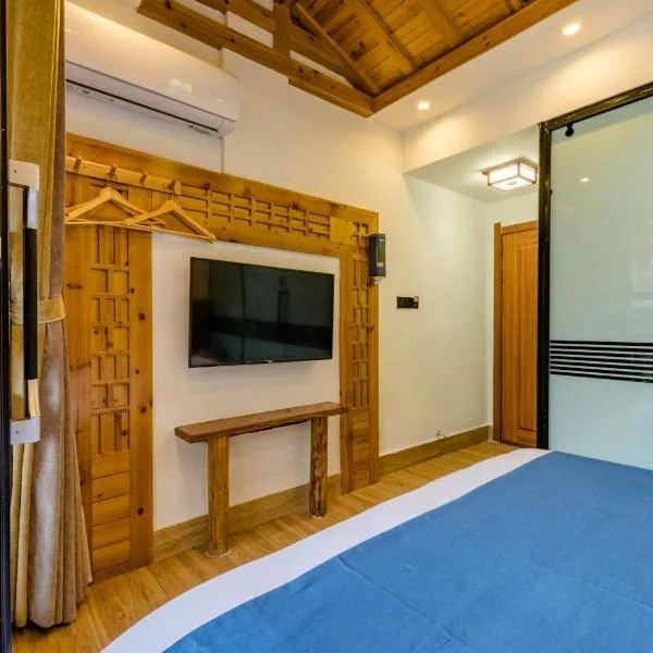 Floral Hotel Furong Town Qichi Inn, hotel in Wangcun