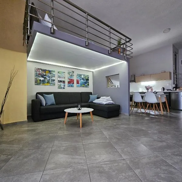 Lydia's Loft, hotel a Kavala