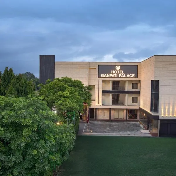 Hotel Ganpati Palace, hotel v destinaci Mathura