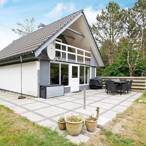 6 person holiday home in Oksbøl, hotel in Mosevrå