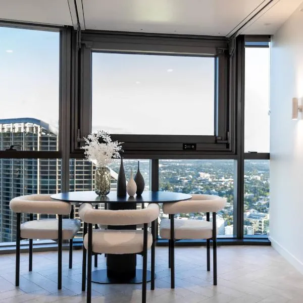 1Bedroom Apt in Queen's Wharf lv 62 - Skyline and City view، فندق في بريزبين
