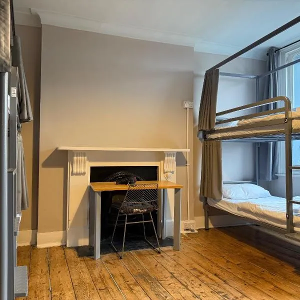 Cricketers Hostel، فندق في لندن