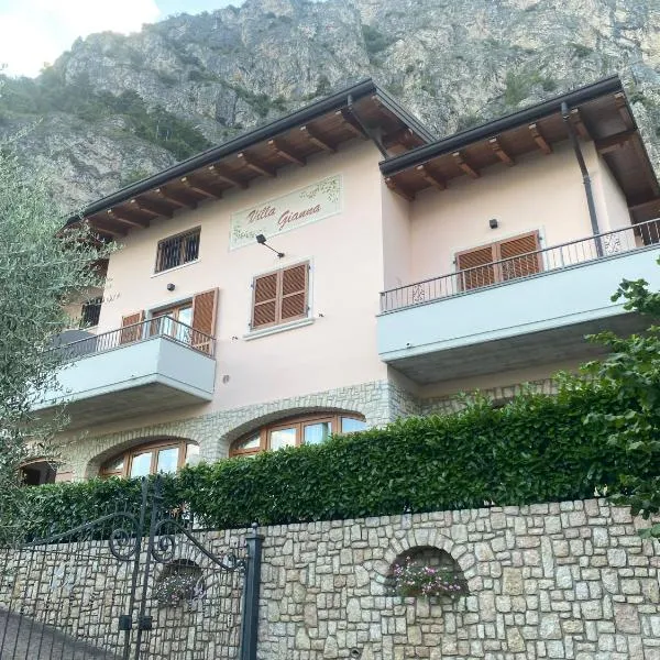 Villa Gianna 3, hotel en Limone sul Garda