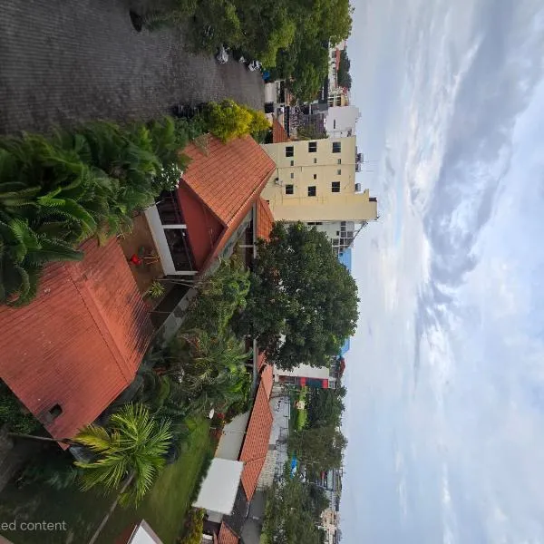 Suraksha Suites: Maisur şehrinde bir otel