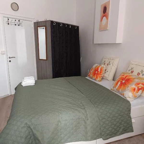 Chez Opportune, hotel in Charleroi