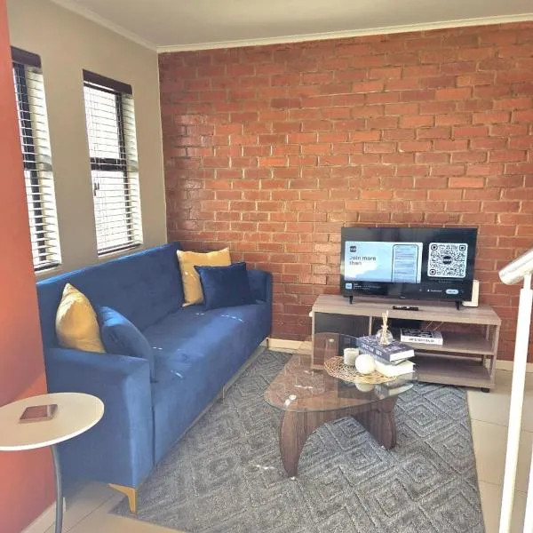 1 bed Apartment in hatfield, hotel u gradu Pretorija