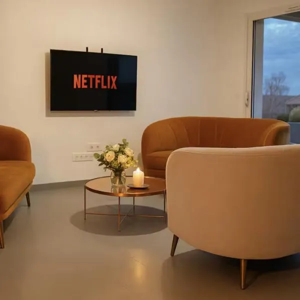 Maison de Standing 3 Chambres Parking Spacieux, hotel v destinaci Château-Gaillard