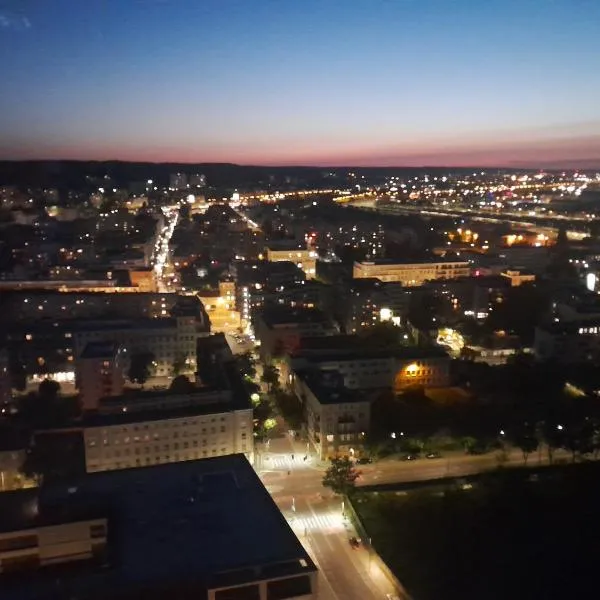 SEA TOWERS 28th floor! SKY PENTHOUSE! Panoramic SEA & CITY VIEWS from Glass Corner TRIANGLE! Terrace! Sailing in the heaven feels like a King!, ξενοδοχείο σε Gdynia