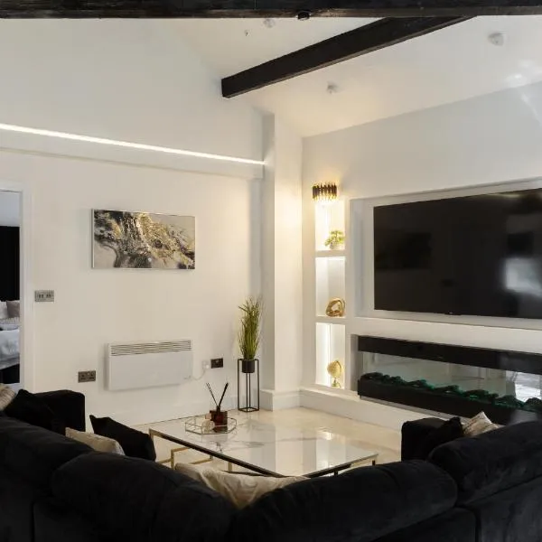 Skyway Apartment City Stay with Jacuzzi, hotel in Bradford