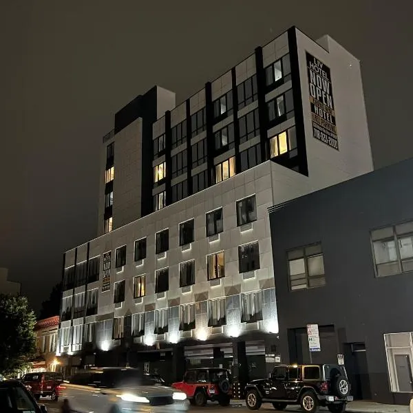 LIV Hotel Bronx GRAND OPENING, hotel in Bronx