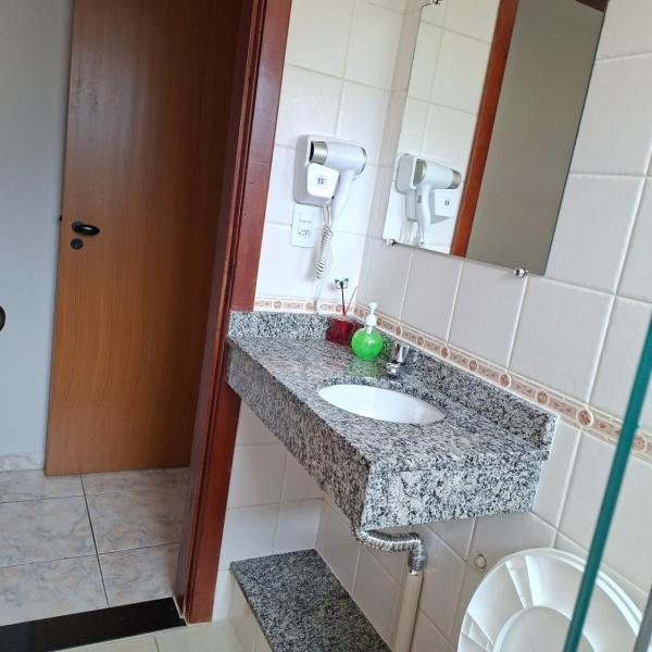 Apartamento com piscina, 300m da praia - Foto 3