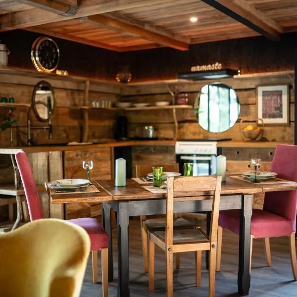 Cévennes Spirit Coeur de Forêt, hotel v destinácii Roquedur