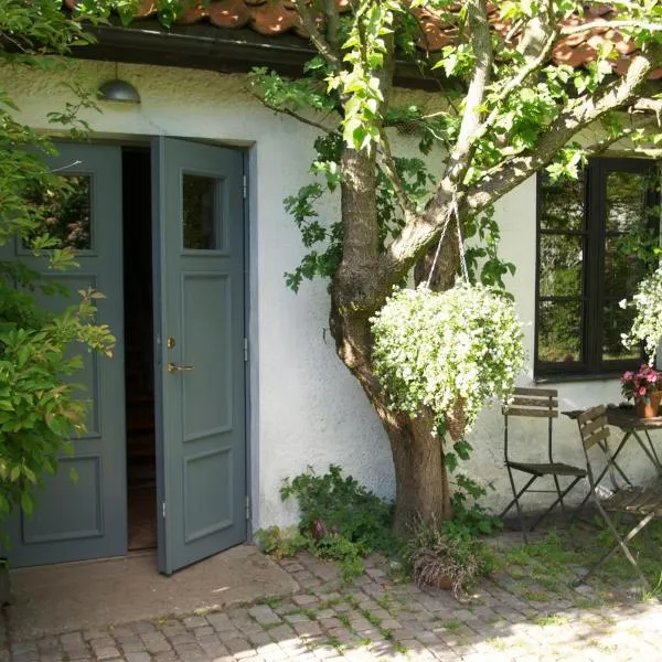 Trolleberg Bed & Breakfast, hotel em Genarp