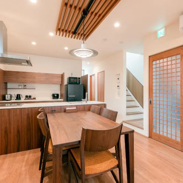 Takayama में, होटल Takayama Showa no yado-B Modern Japanese-style villa with garden, excellent location