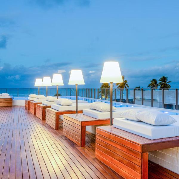 Setai Yacht Premium #307 by AcalMar Flats