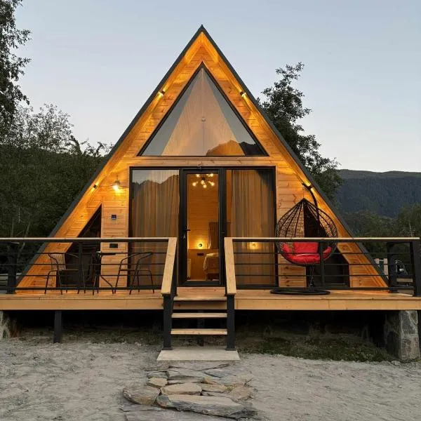 Mestia POV Luxury Cabins, hotel in Mestia