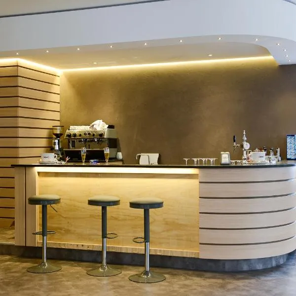 Hotel Castel Mani, hotel in San Lorenzo in Banale