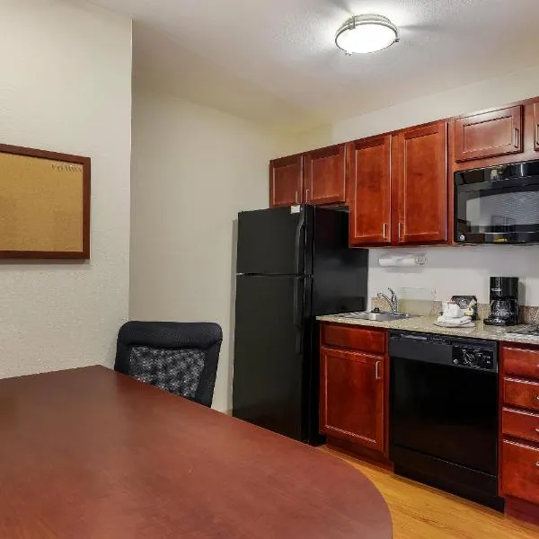 MainStay Suites Fitchburg - Madison, hotel in Madison