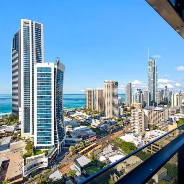 Ocean View Circle on Cavill Self-Contained 1,5 Bedroom Apartment, hotel in Gold Coast