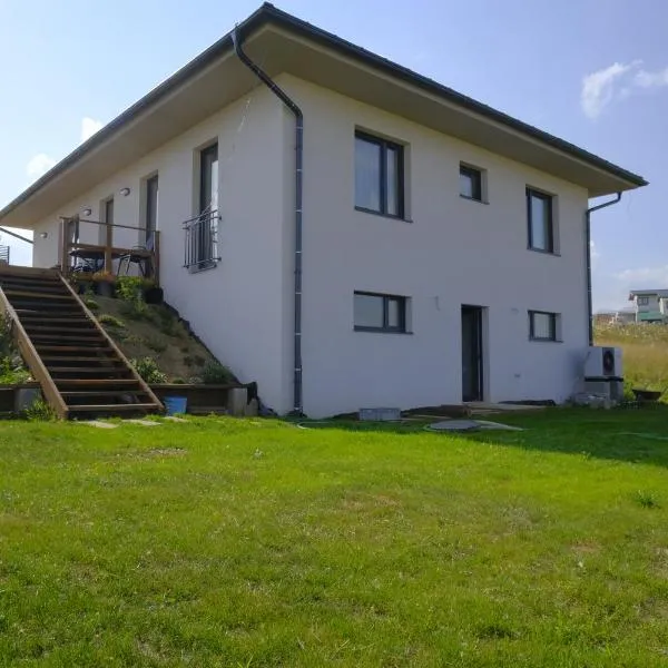 Červene maky - red poppies: Malý Slavkov şehrinde bir otel