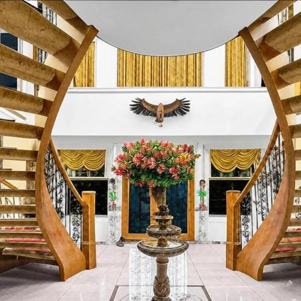 Royal Boutique Hotel, hotel in Surrey