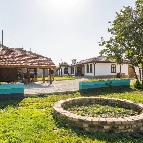 Augusta's Authentic Farm House，位于Pchelnik的酒店