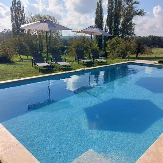 LES TROIS L, hotel em Gindou