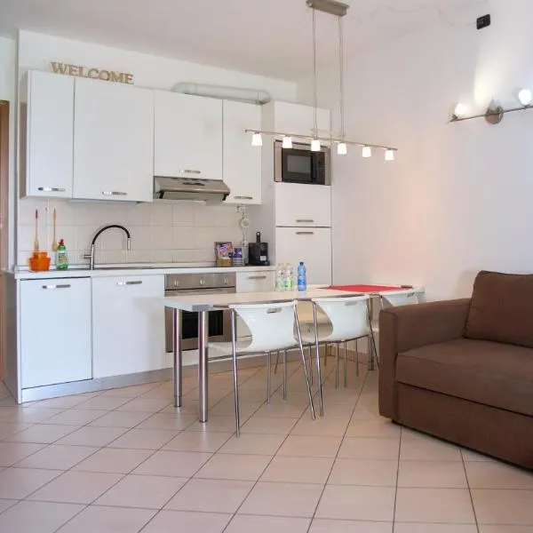 App 10 Splendido Appartamento Giardino, Parcheggio, hotel en Monza