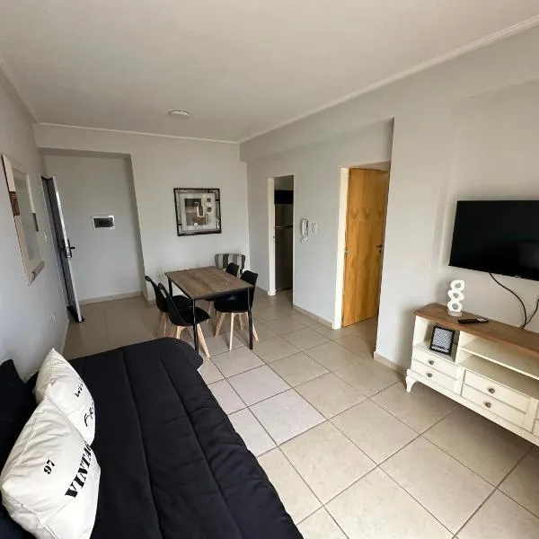 Cálido y céntrico departamento 5 opcional cochera, hotel v destinaci Bahía Blanca