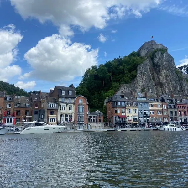 Vikarti Stay, a lovely house with incredible view, hotel in Dinant