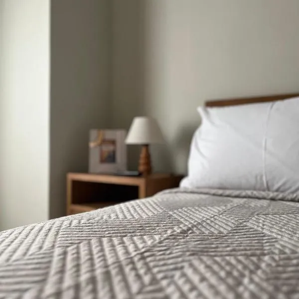 Kountouriotou 24 hospitality، فندق في خيوس