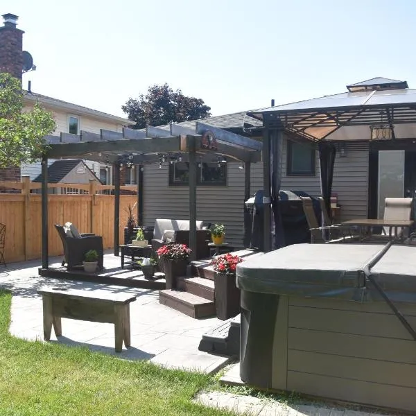 Cozy Suite with HOT TUB & Highspeed Internet, hotel em Grimsby