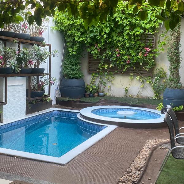 Alugo suites mobiliado centro com áreas sociais Picina - Foto 4