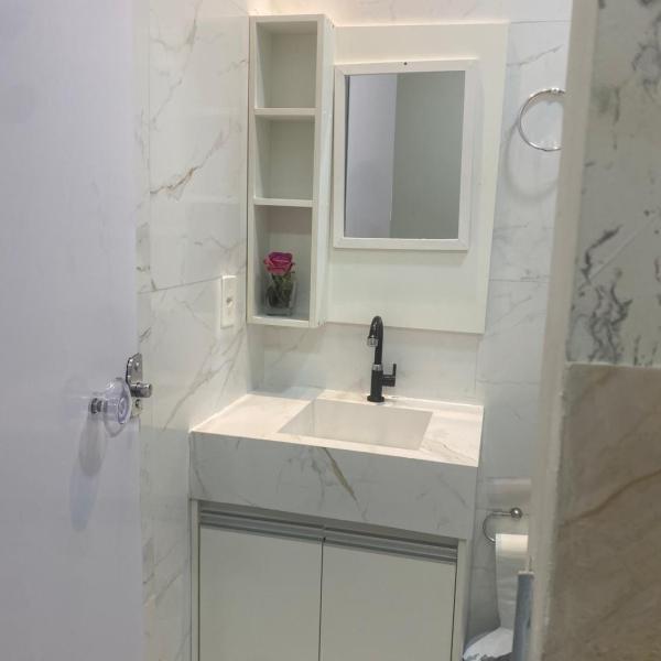 Alugo suites mobiliado centro com áreas sociais Picina - Foto 3
