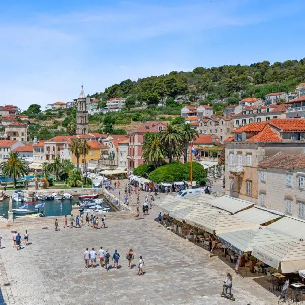 Arsenal Suite Hvar, hotell i Hvar