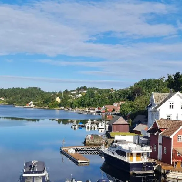 Viesnīca Waterfront Fjord Villa Near Bergen, Boat, Fishing Family Paradise pilsētā Lindås