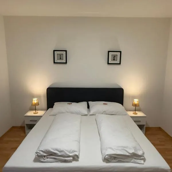 Airport Apartment Rauchenwarth, hotel in Rauchenwarth