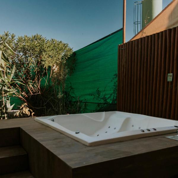 Vila Astra - jacuzzi privativa, telão 120 polegadas, próximo de tudo - Foto 4