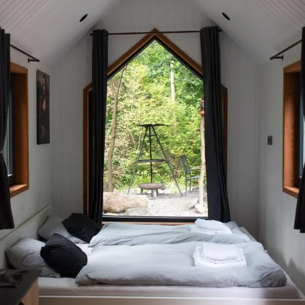 Dragon Glamping, hotell i Luže