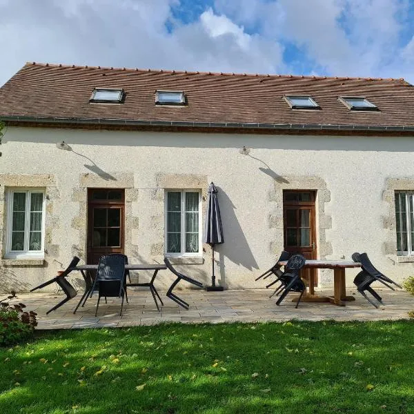 Gîte familial en ferme avec jardin, proche forêt et canal d'Orléans - Label Tourisme et Handicap - FR-1-590-7, hotel di Chailly-en-Gâtinais