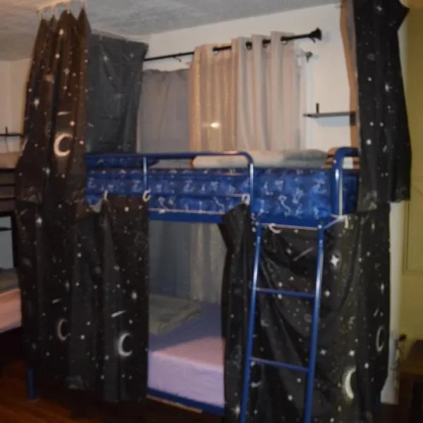 Drip Star Life Hostel Miami 3, hotel a Parkway Regional Medical Center Heliport