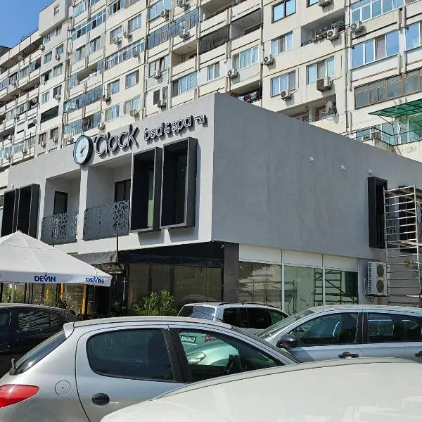 O'clock bed & SPA, hotel in Burgas City