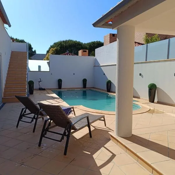Villa Atlantica Torreira Piscine Salle de Jeux, hotel in Torreira
