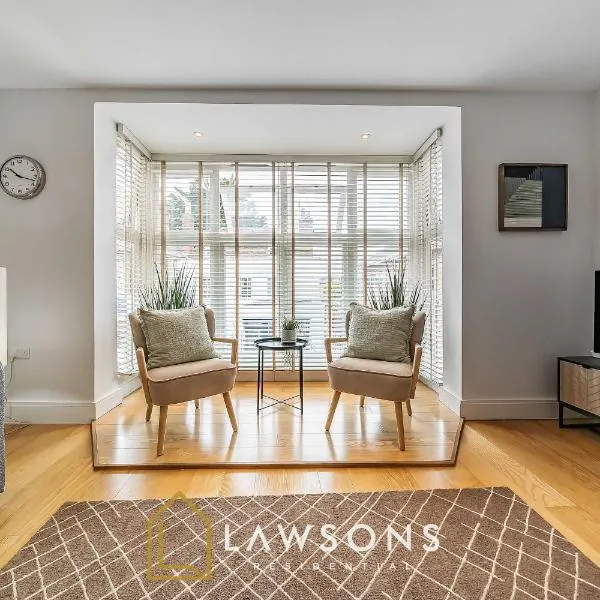 Town Centre Living by Lawsons with free parking, отель в Виндзоре